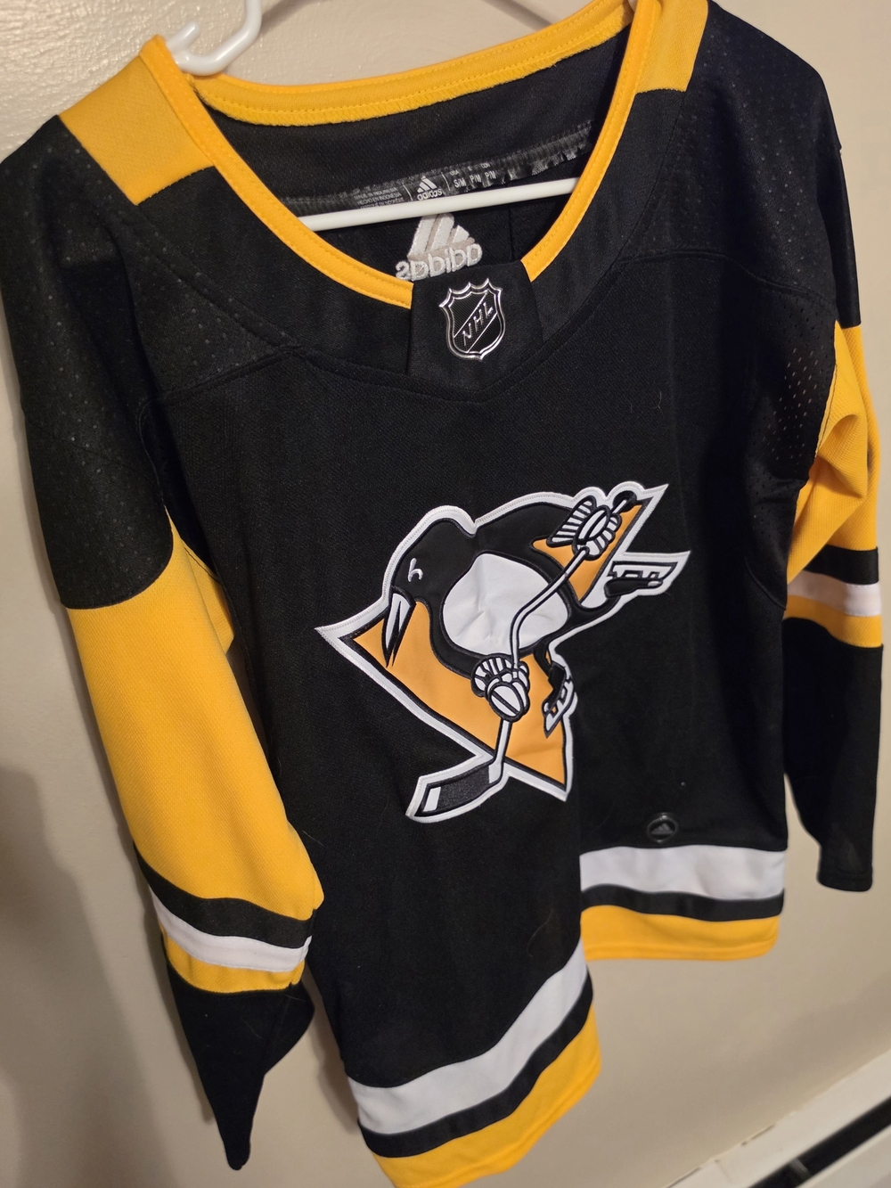 Pittsburgh Penguins NHL Hockey Jake Guentzel #59 Jersey Black Gold Youth Small